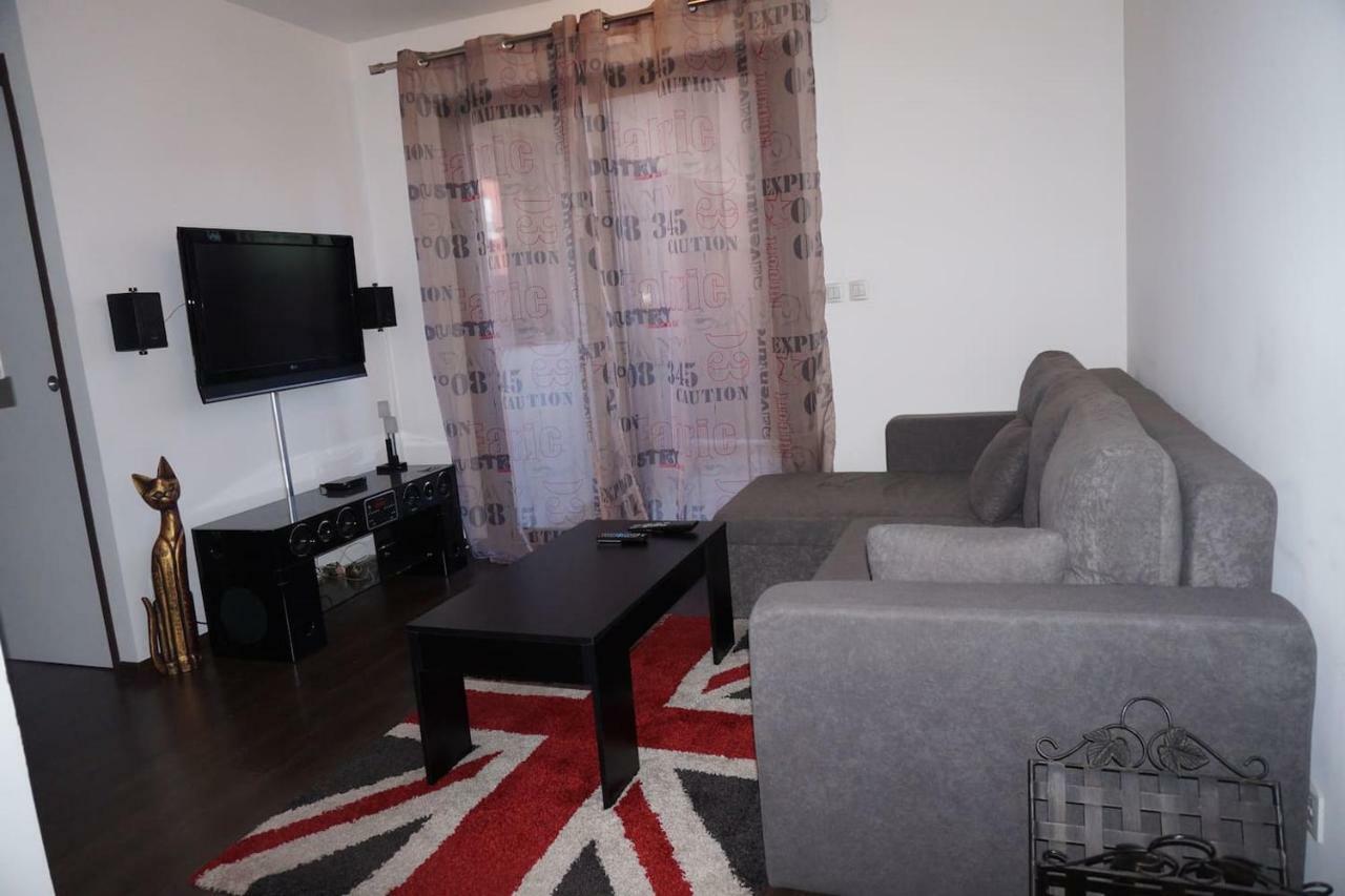 F1 De 36M2 Avec Terrasse Et Parking Privatif. Appartement La Roquette-sur-Siagne Buitenkant foto